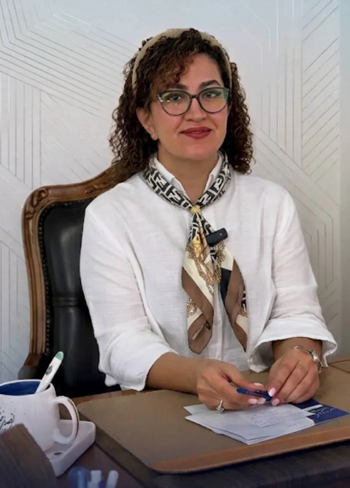 متخصص زنان و زایمان دکتر مریم نادری فر