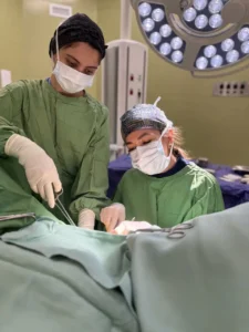 دکتر مریم نادری فر متخصص جوانسازی واژن